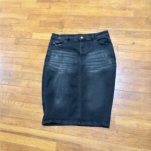 SHEIN Black Denim Pencil Skirt